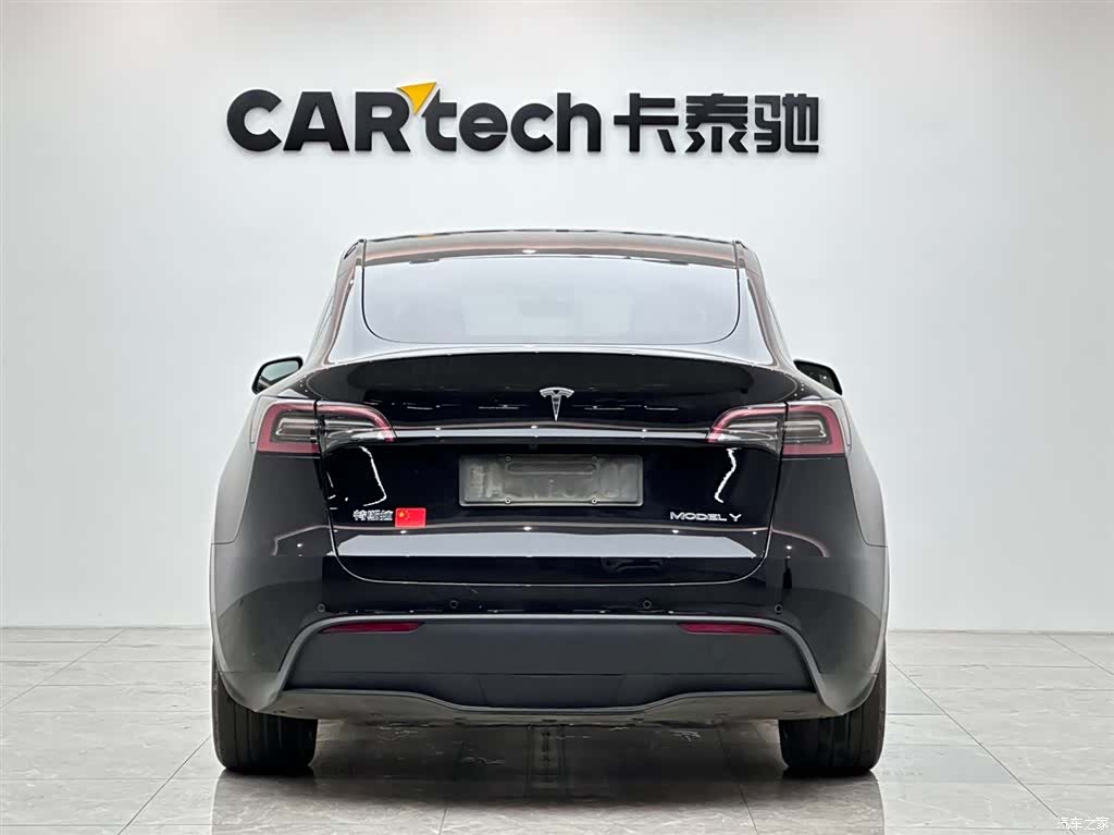 Tesla Model Y, 2023 4