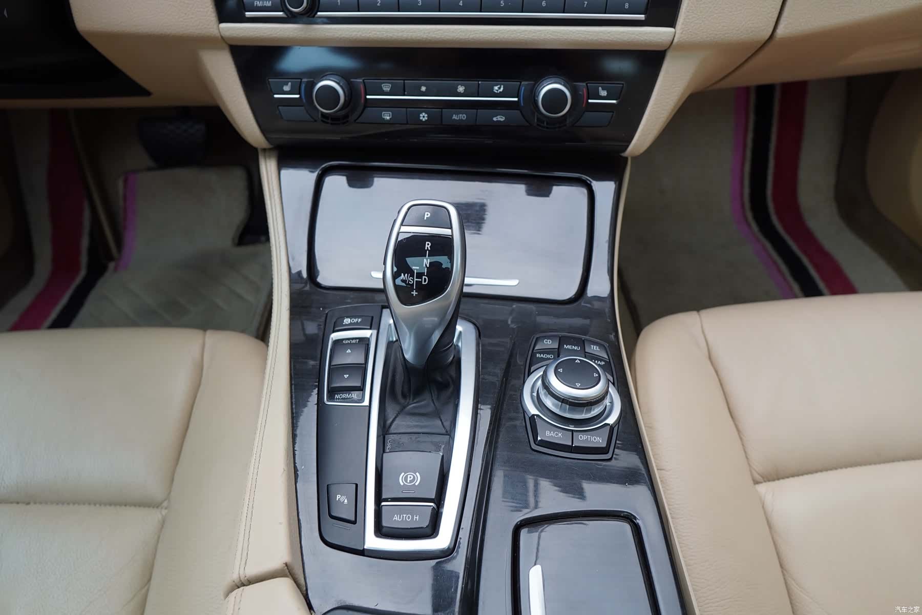 BMW 5 Series, 2011 10