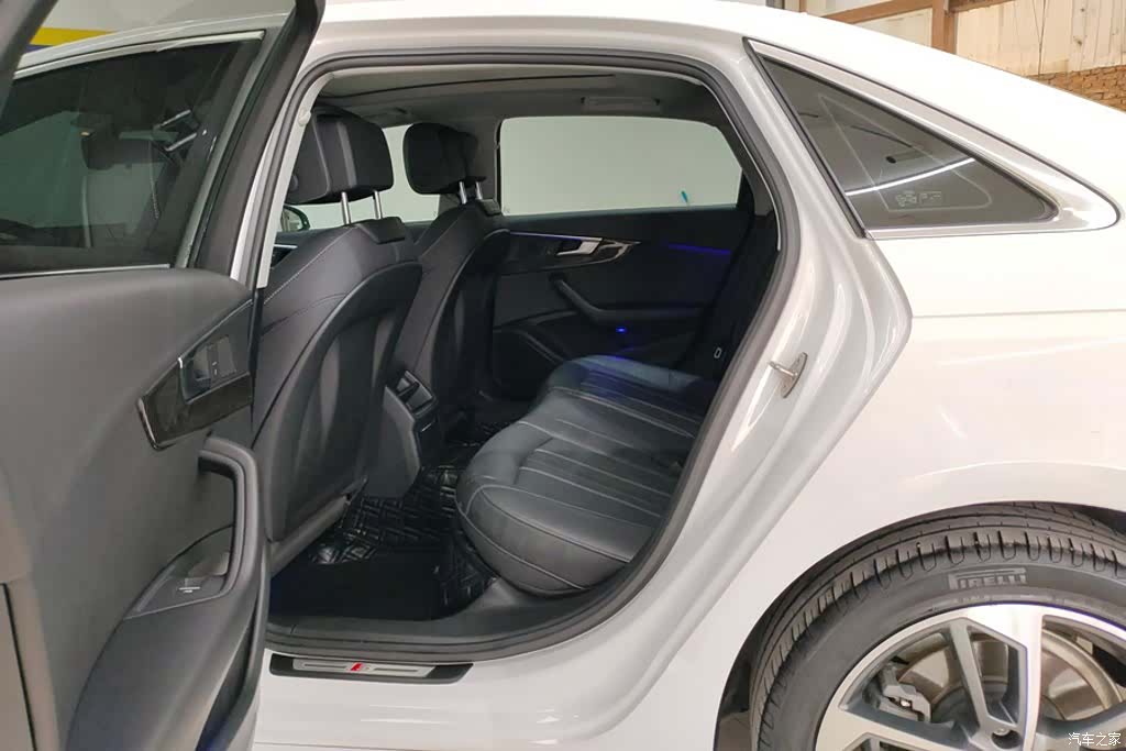 Audi A4L, 2022 11