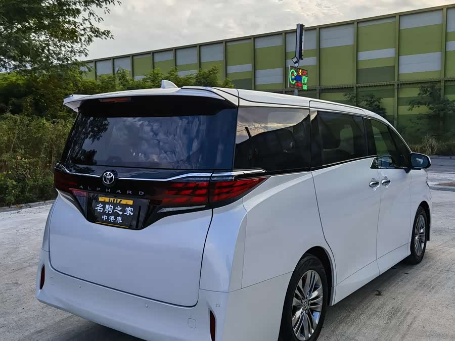 Toyota Alphard 2025, фото 3
