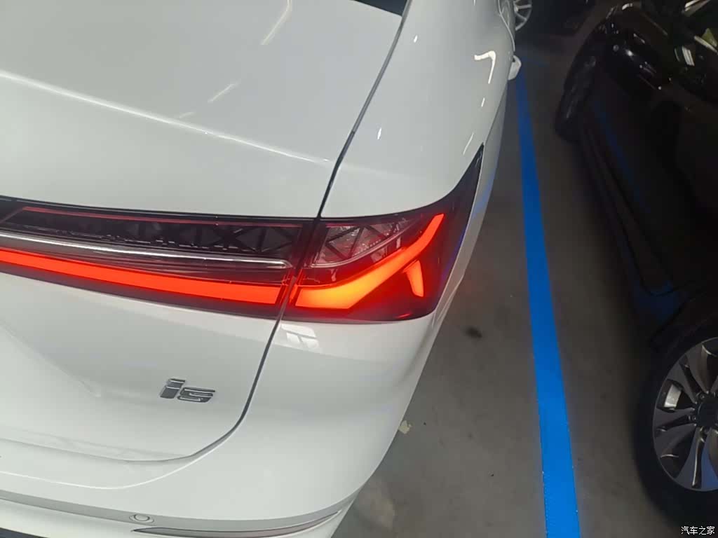 Roewe i5, 2025 8