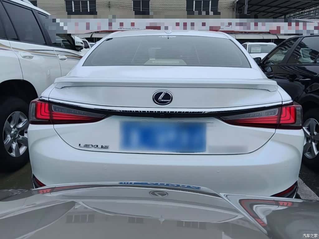 Lexus ES, 2022 6