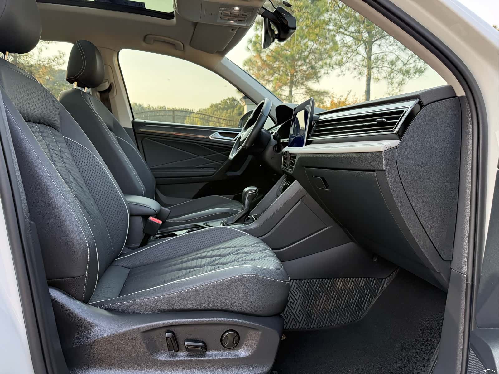 Volkswagen Tiguan L, 2022 11