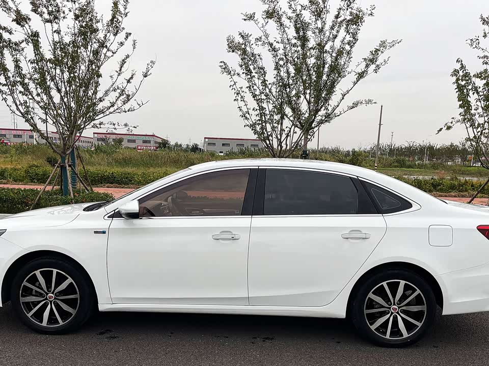 Roewe i6