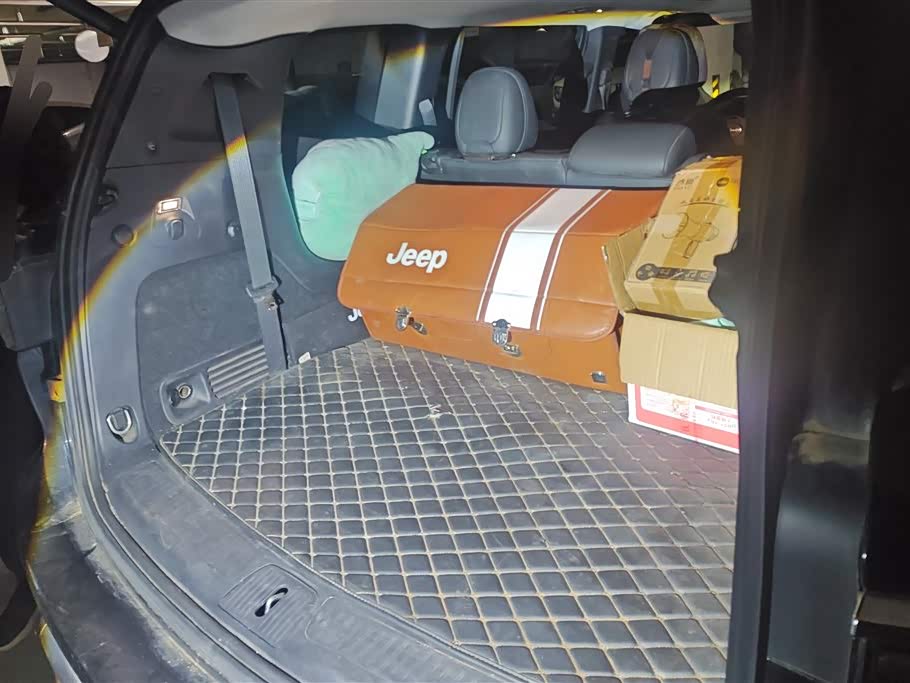 Jeep Grand Commander