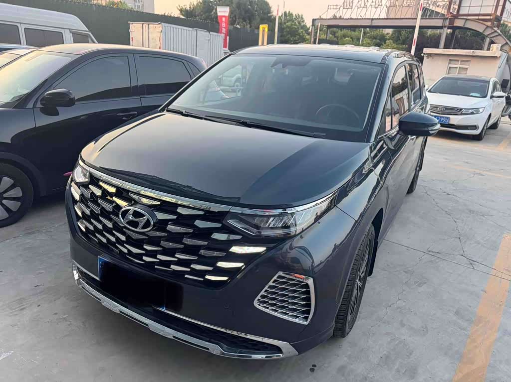 Hyundai Custo