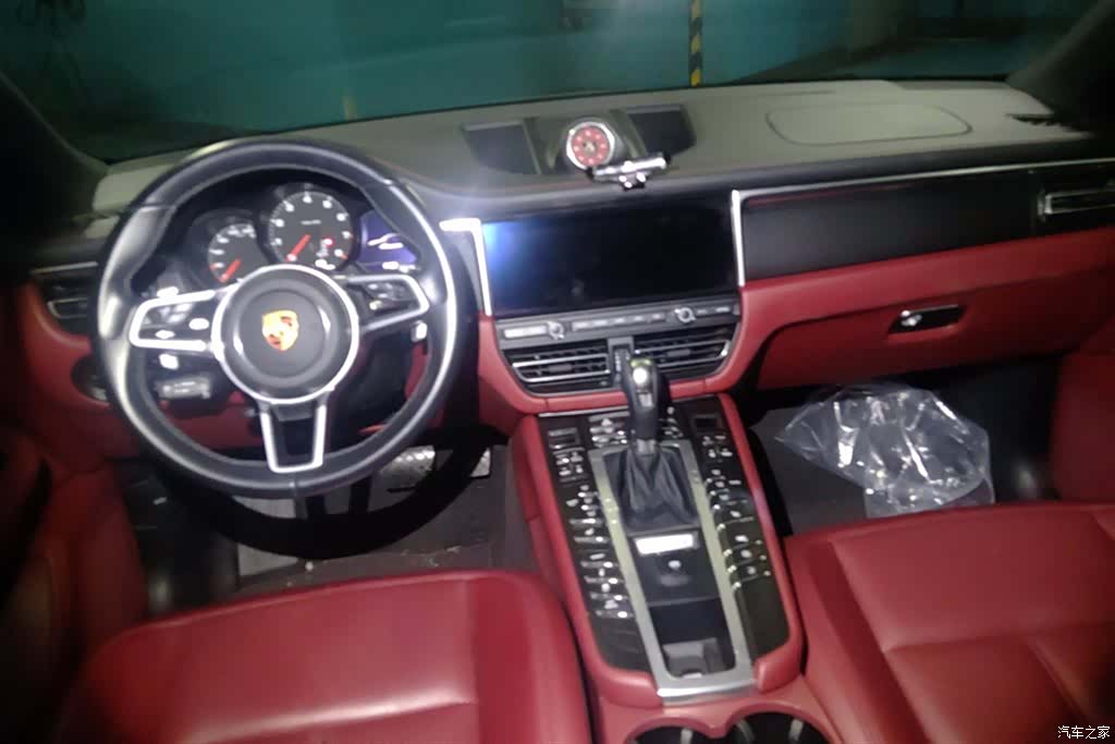Porsche Macan, 2022 11