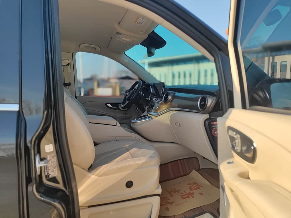 Mercedes-Benz V-class