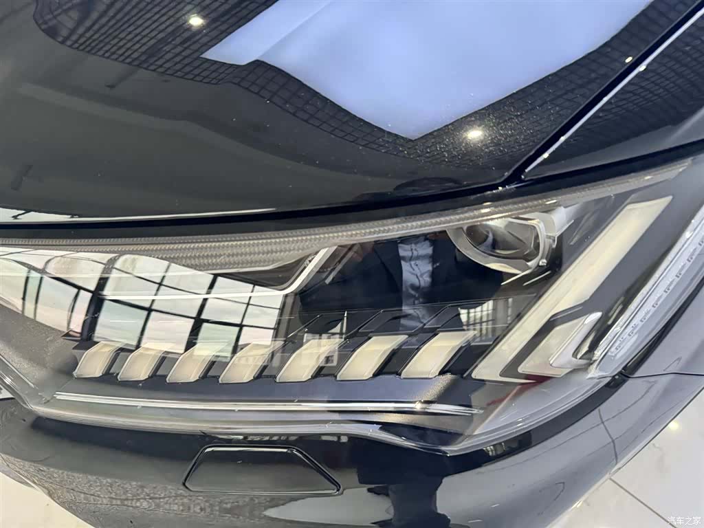 Audi Q7, 2023 12