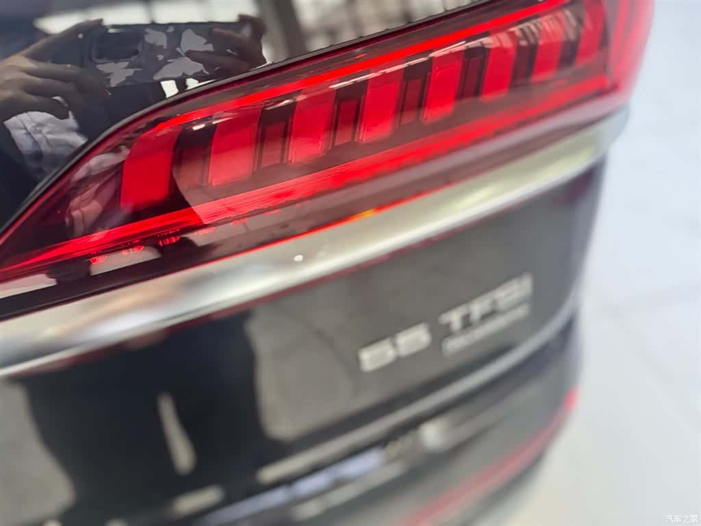 Audi Q7, 2023 13
