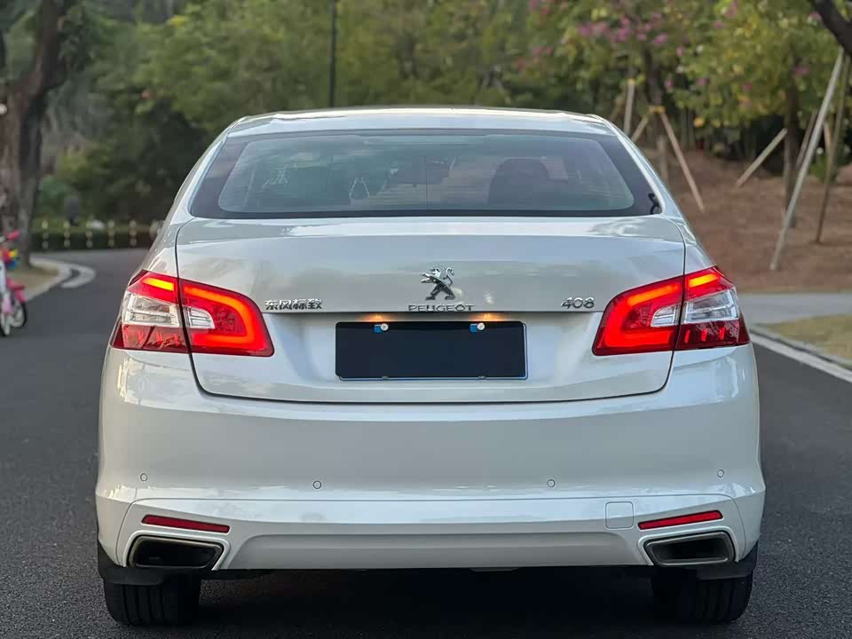 Peugeot 408