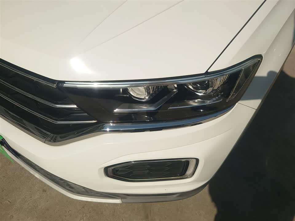 Volkswagen T-ROC exploring Songs