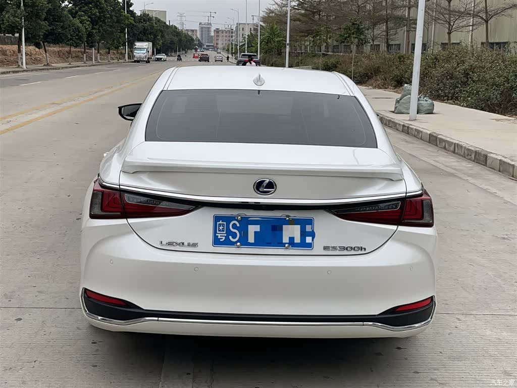 Lexus ES, 2021 15
