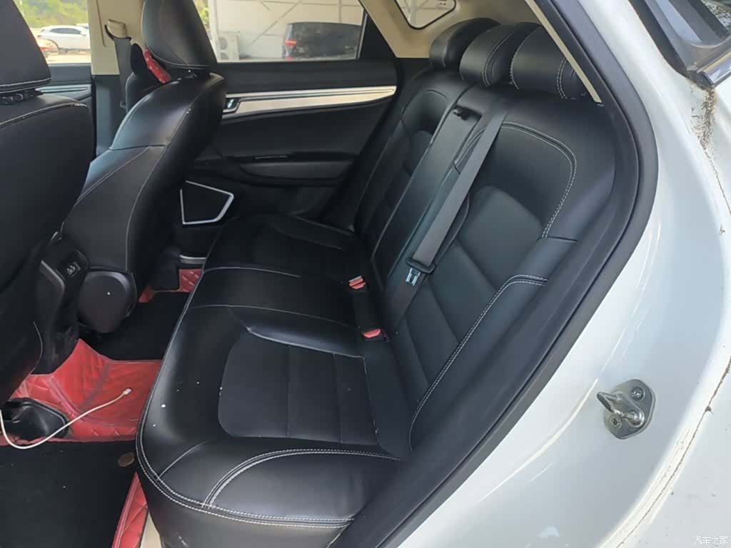 Geely Emgrand, 2019 17