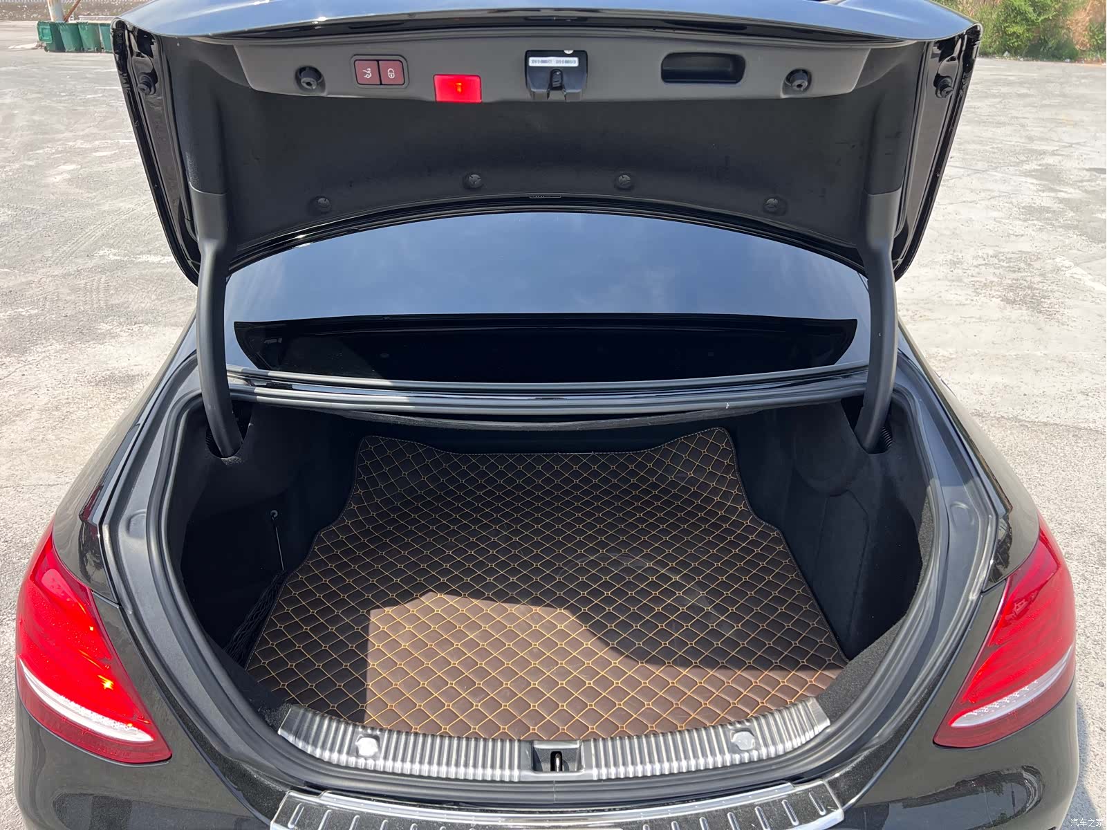 Mercedes-Benz E-Class, 2017 15
