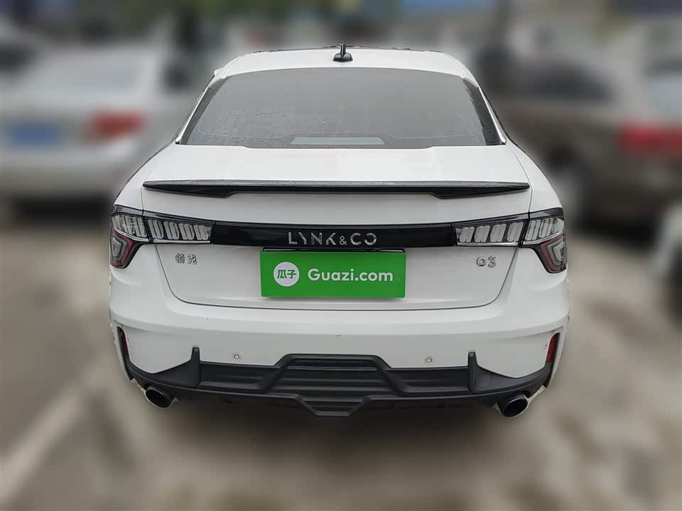 Lynk & Co 03