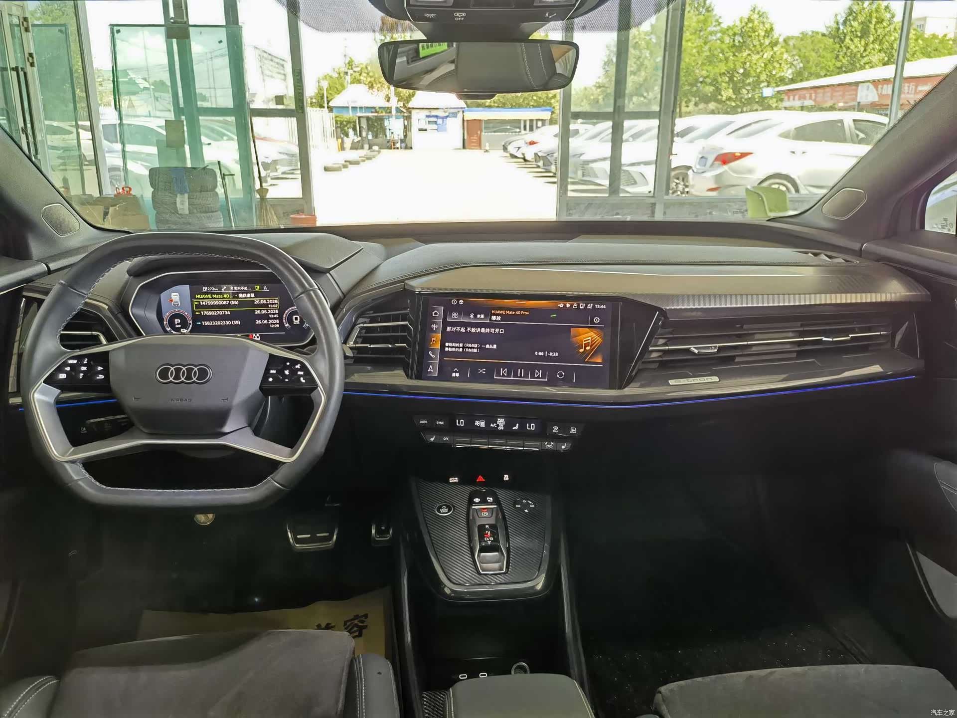 Audi Q4 e-tron, 2023 все фото