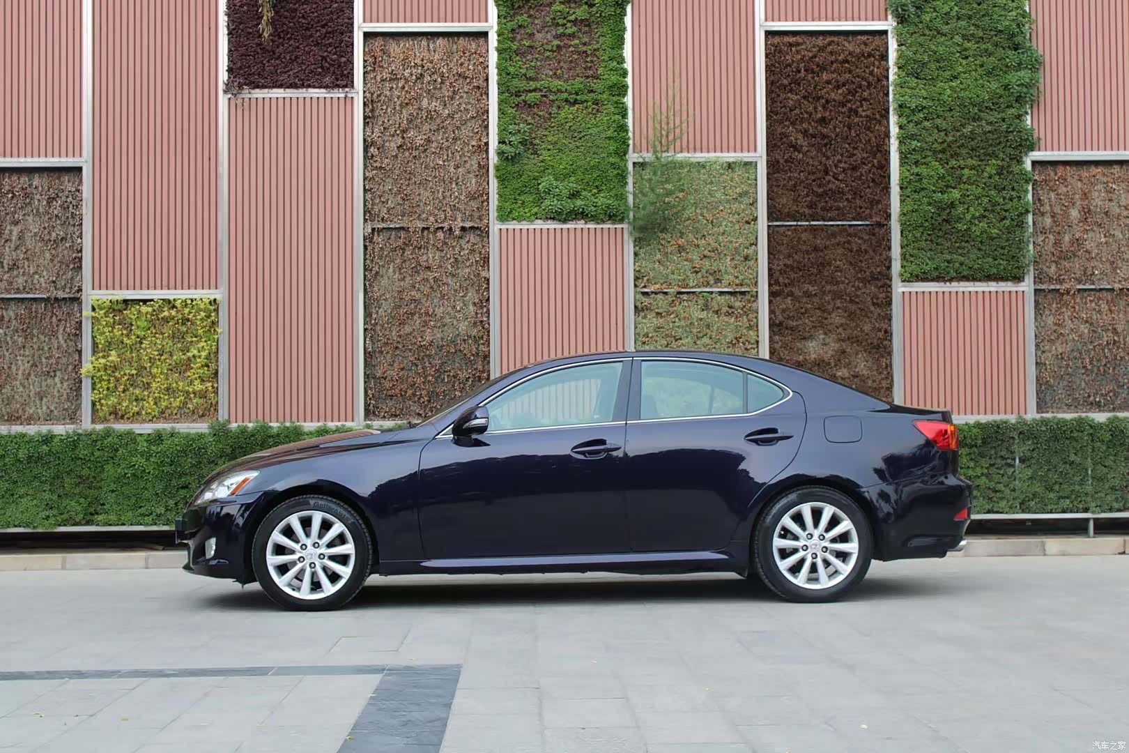 Lexus IS, 2010 8