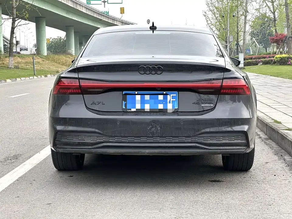 Audi A7L