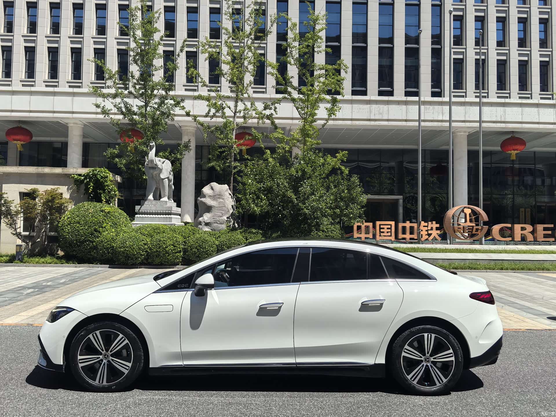 Mercedes-Benz EQE, 2025 7