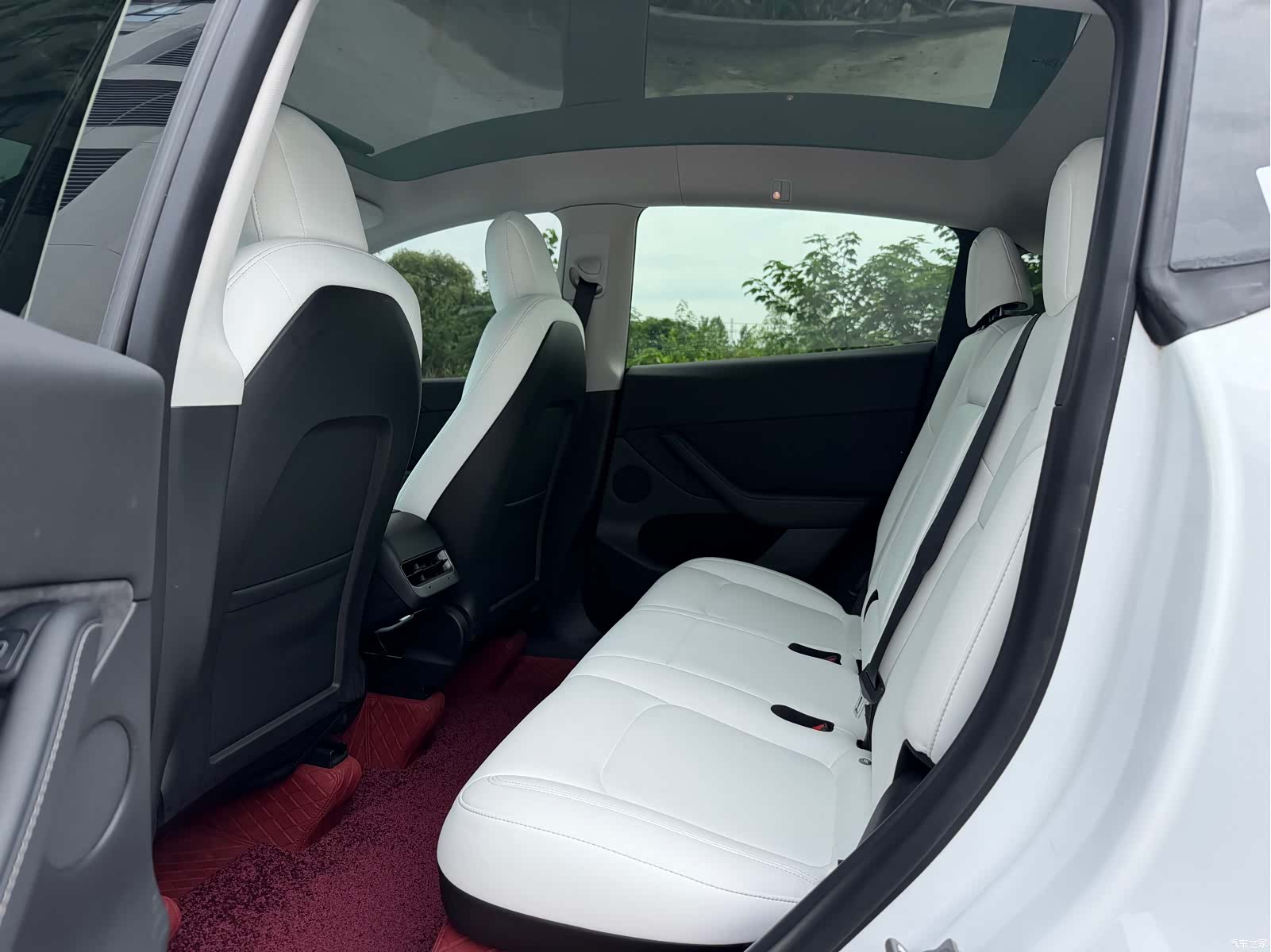 Tesla Model Y, 2022 4