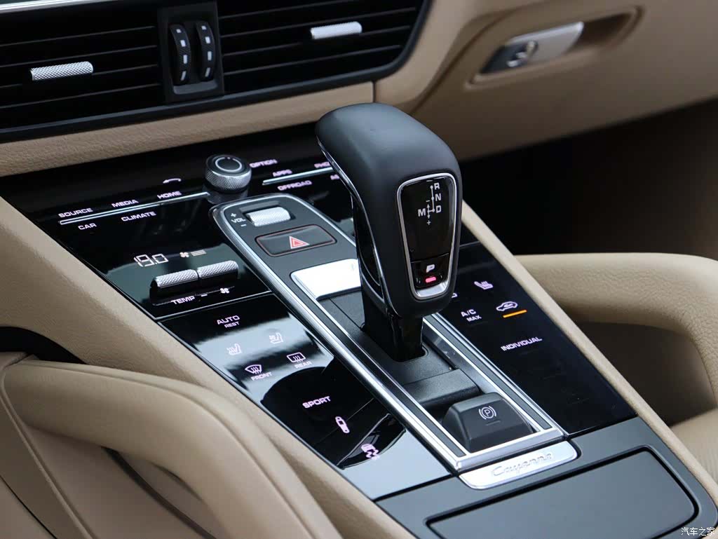 Porsche Cayenne, 2018 11