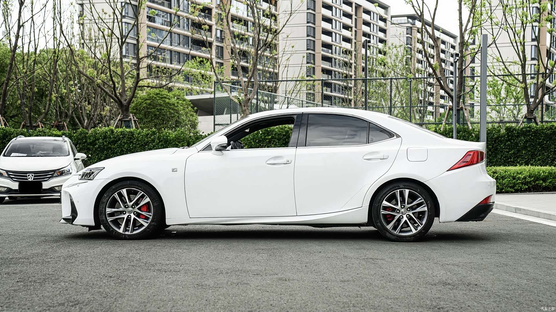Lexus IS, 2018 7