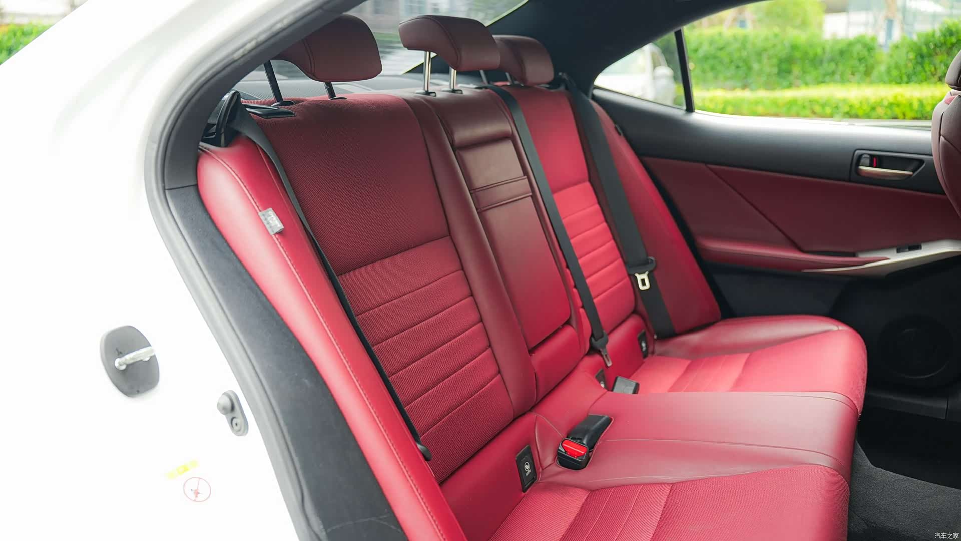Lexus IS, 2018 17