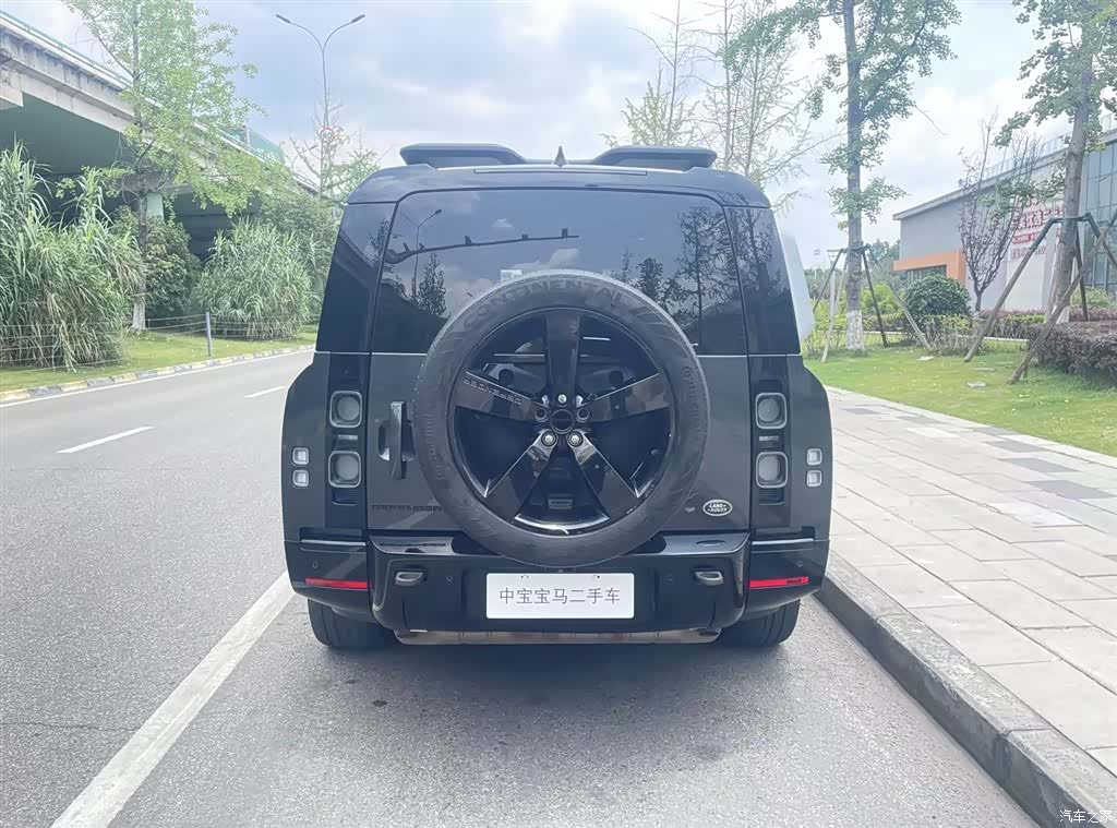 Land Rover Defender, 2023 11