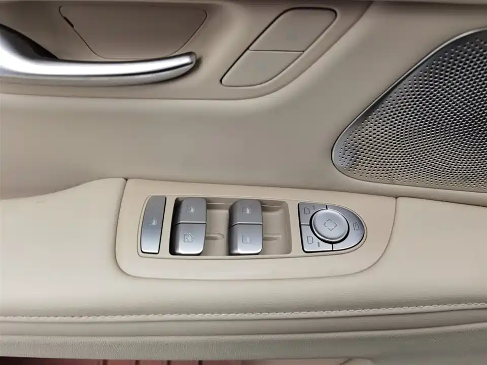 AITO Ask the world M7