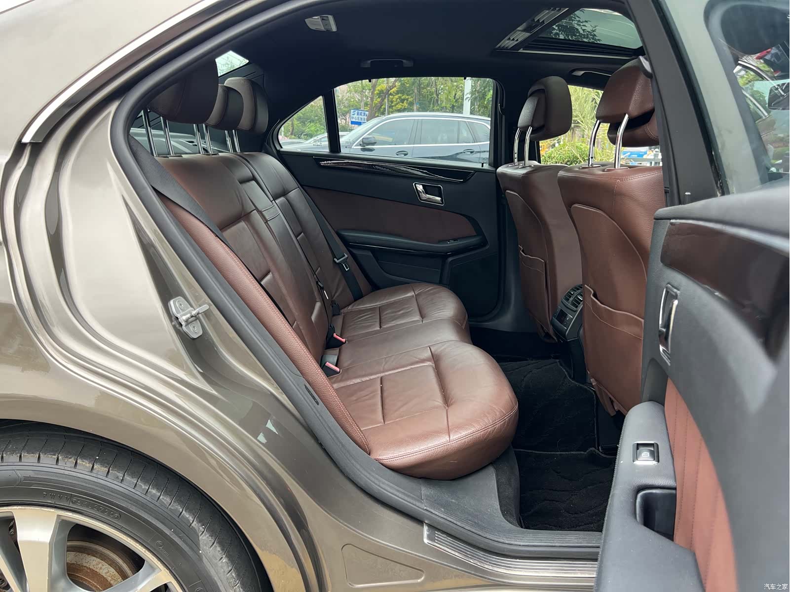Mercedes-Benz E-Class, 2010 19