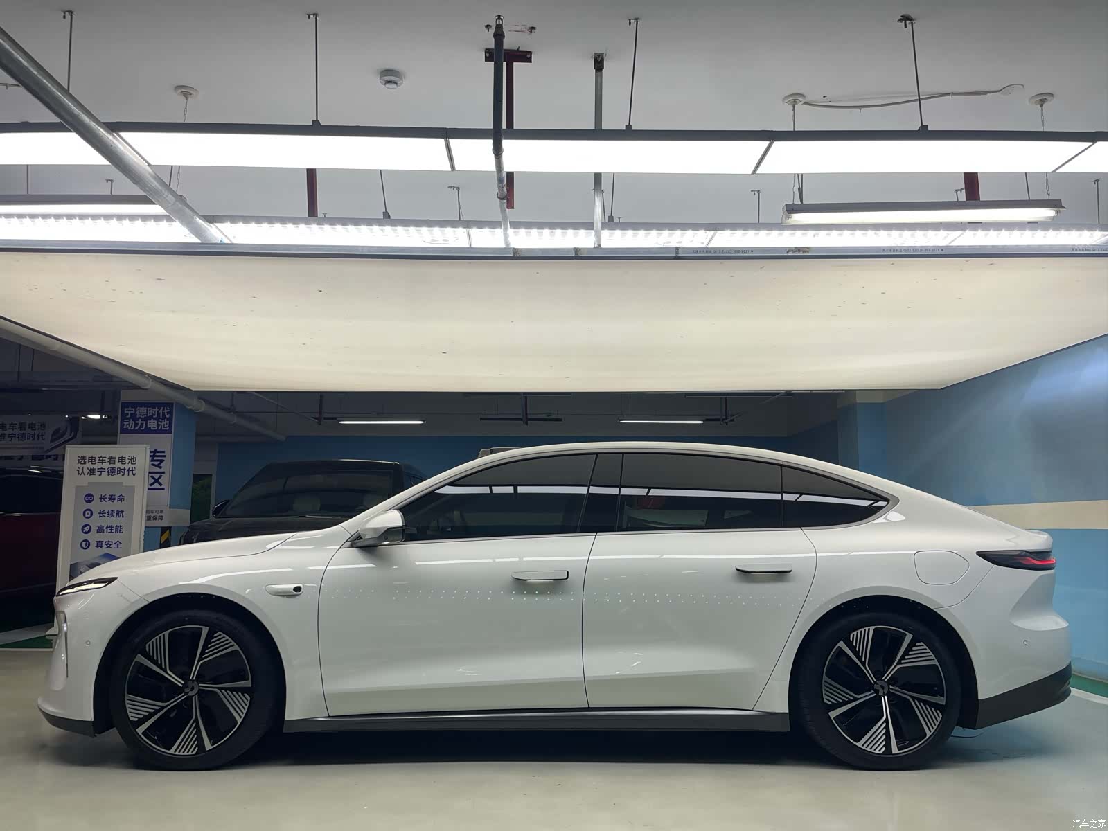 NIO ET7, 2022 все фото