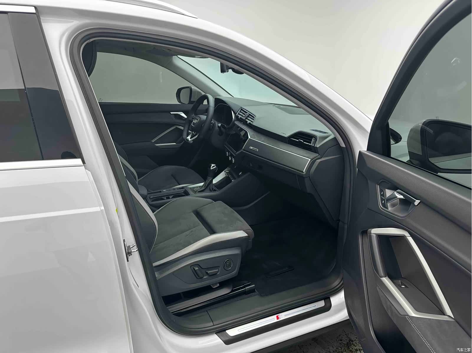 Audi Q3, 2022 7