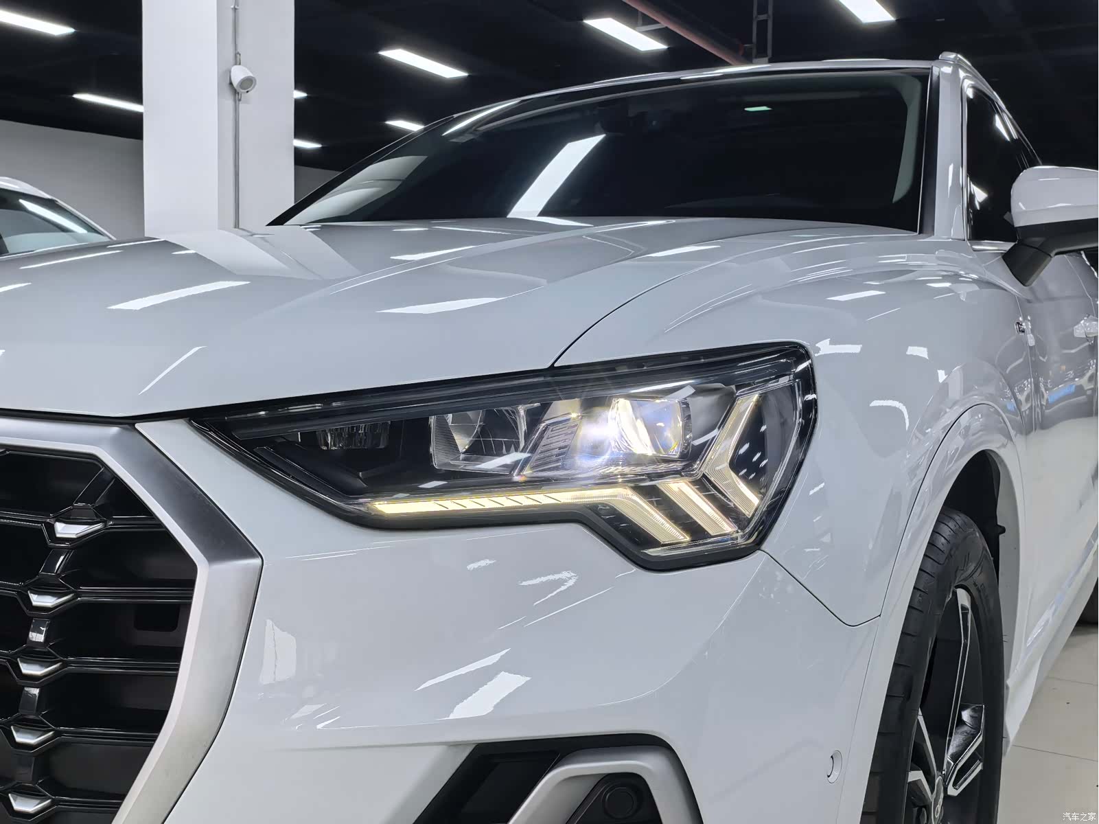 Audi Q3, 2023 4