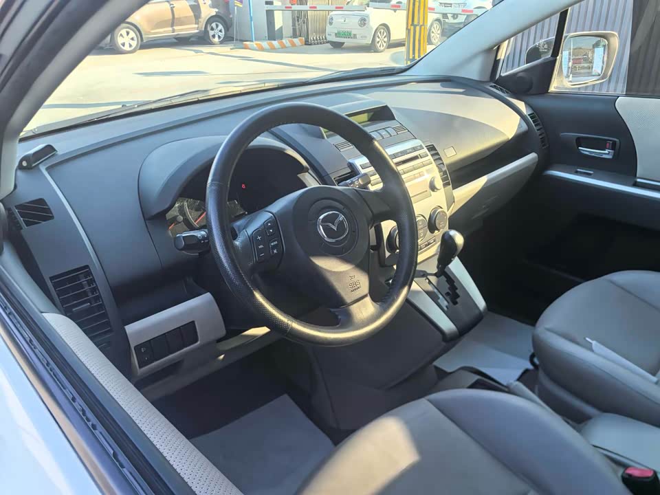 Mazda 5