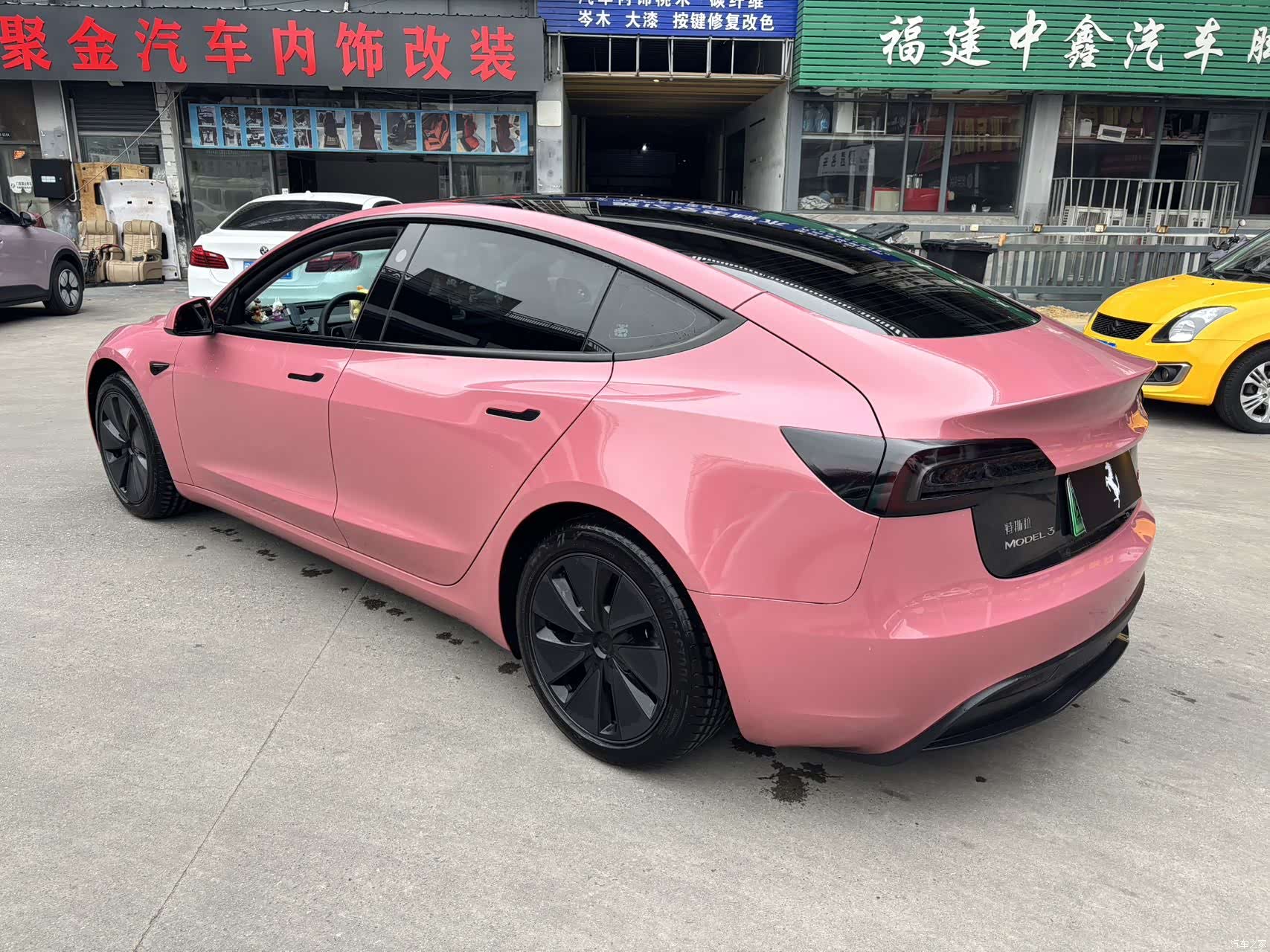Tesla Model 3, 2025 7