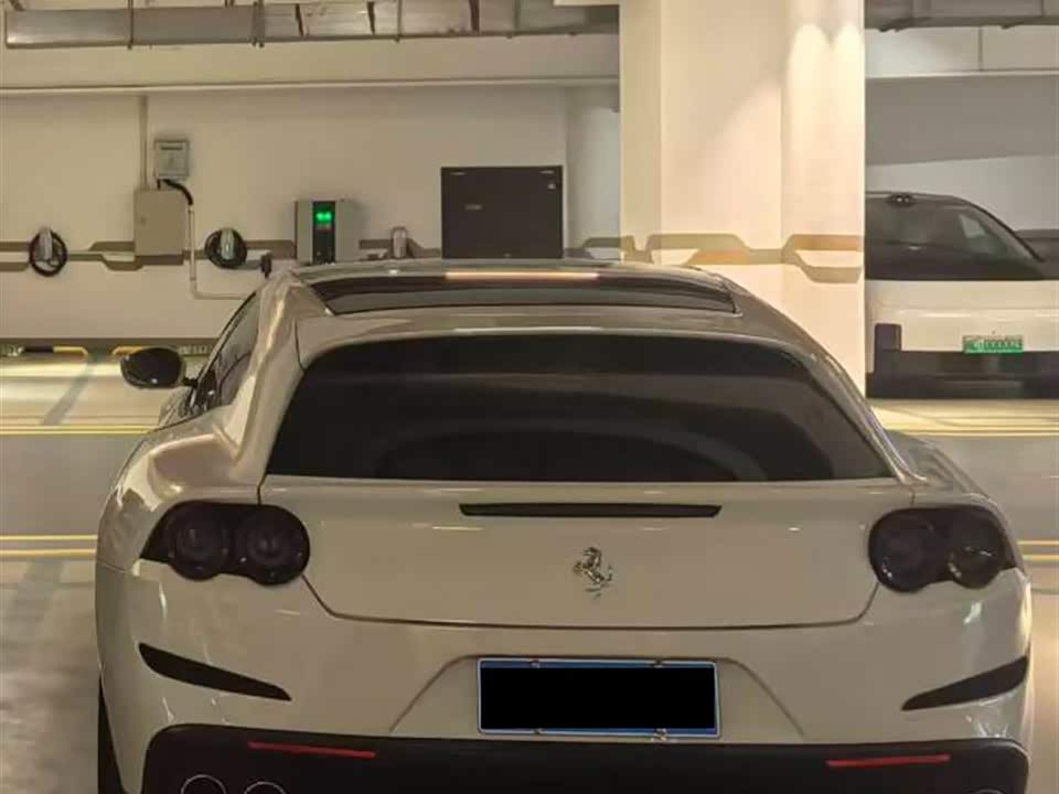 Ferrari GTC4Lusso