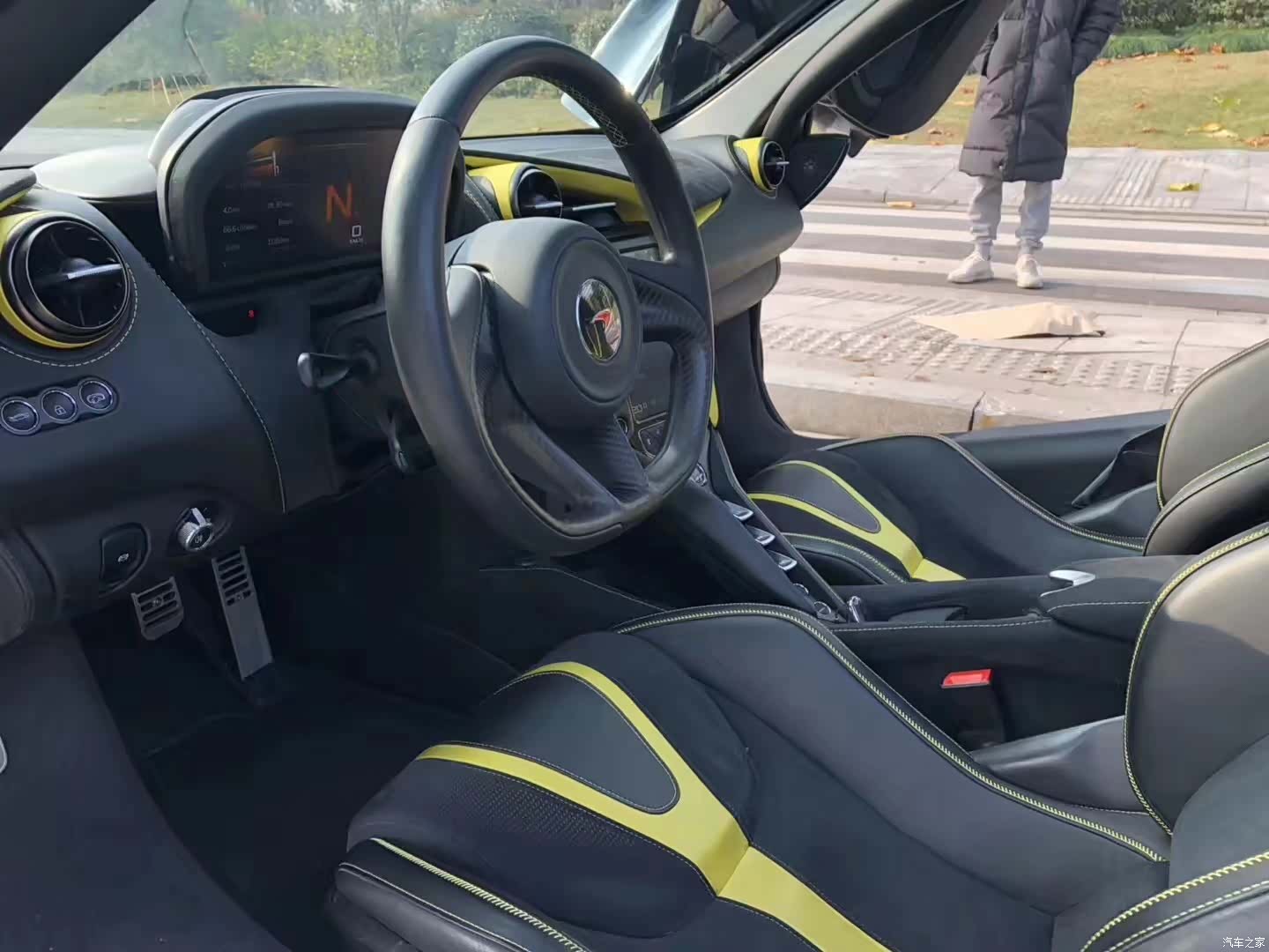 McLaren 720S, 2020 4