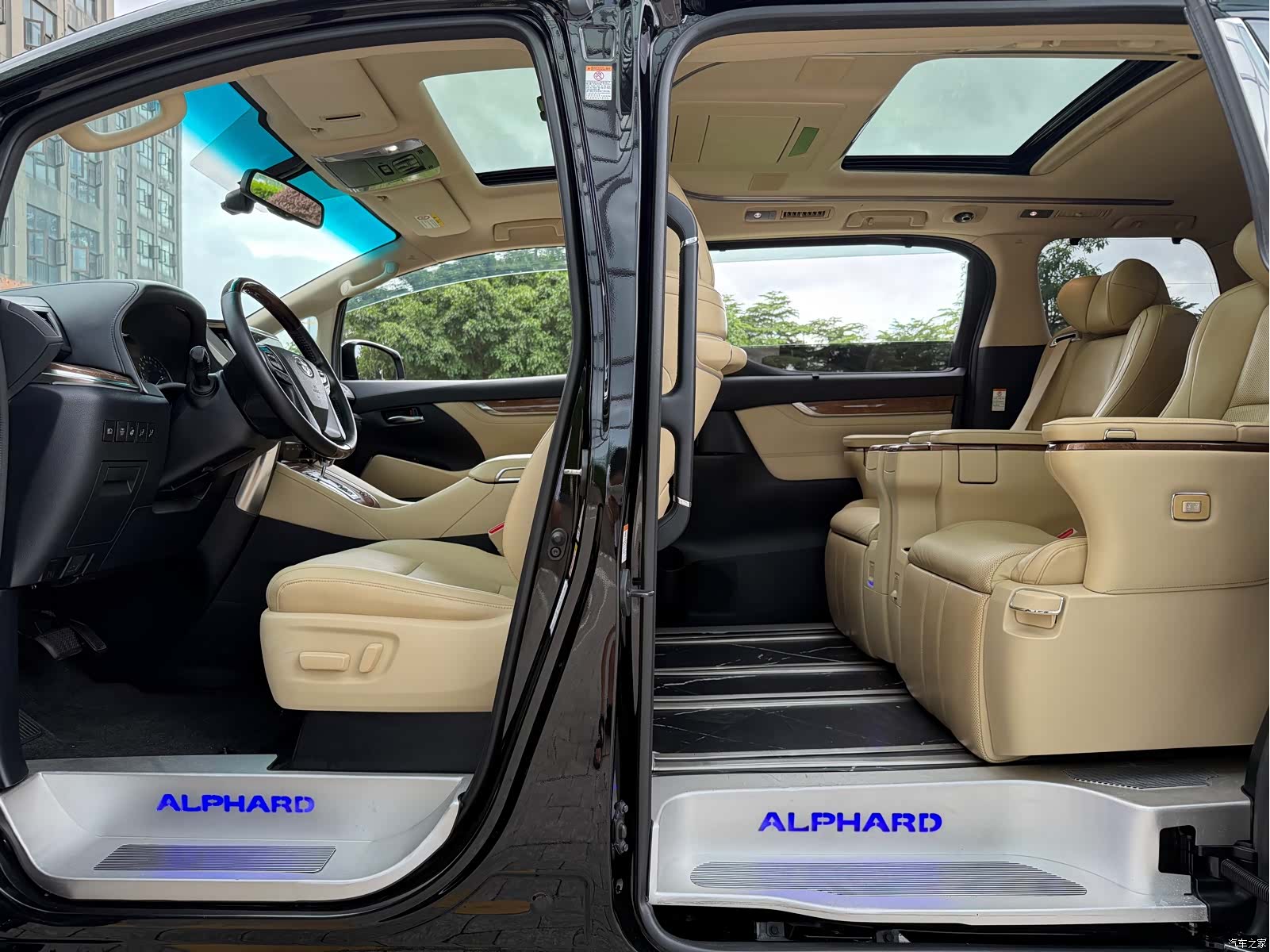 Toyota Alphard, 2018 16