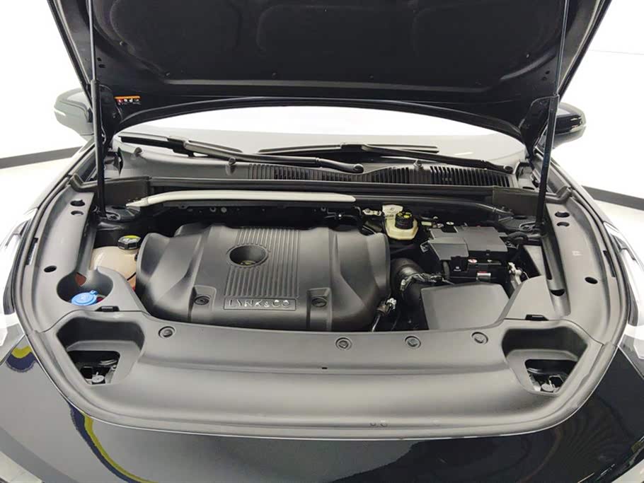 Lynk & Co 02 Hatchback