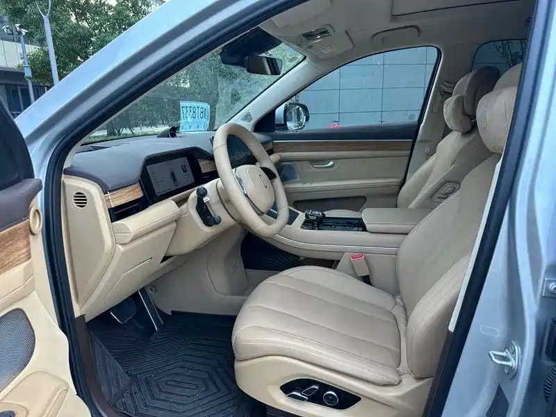 AITO Ask the world M7