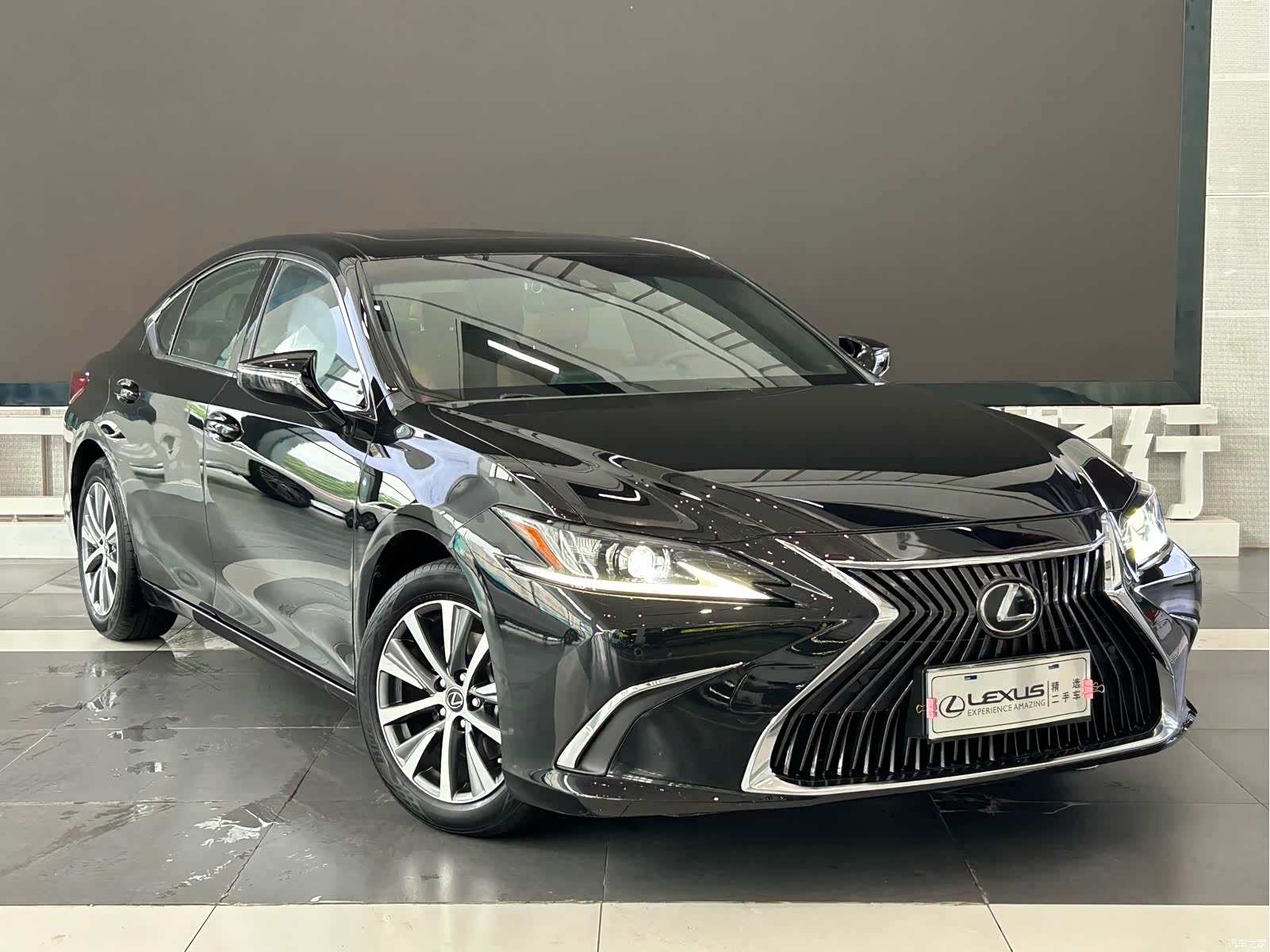 Lexus ES, 2018 3