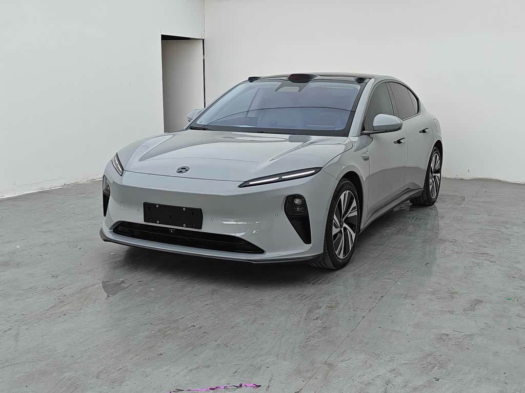 NIO ET5