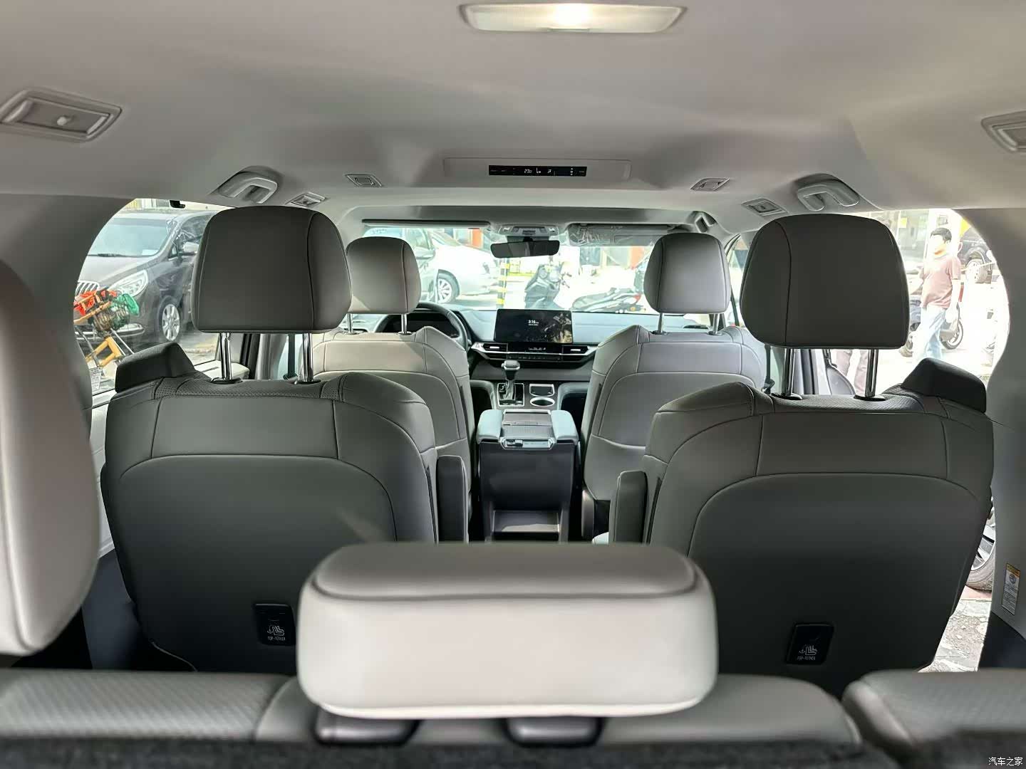 Toyota Sienna, 2024 8
