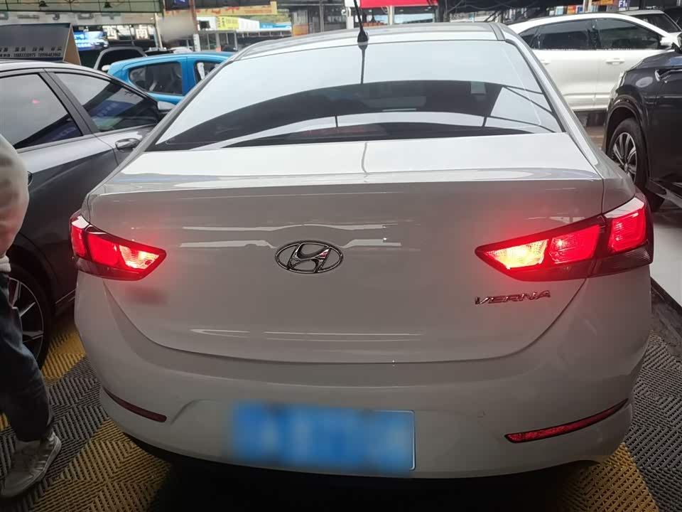 Hyundai Accept