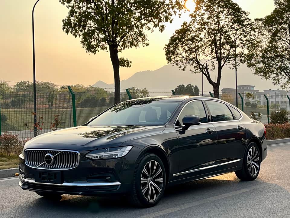 Volvo S90
