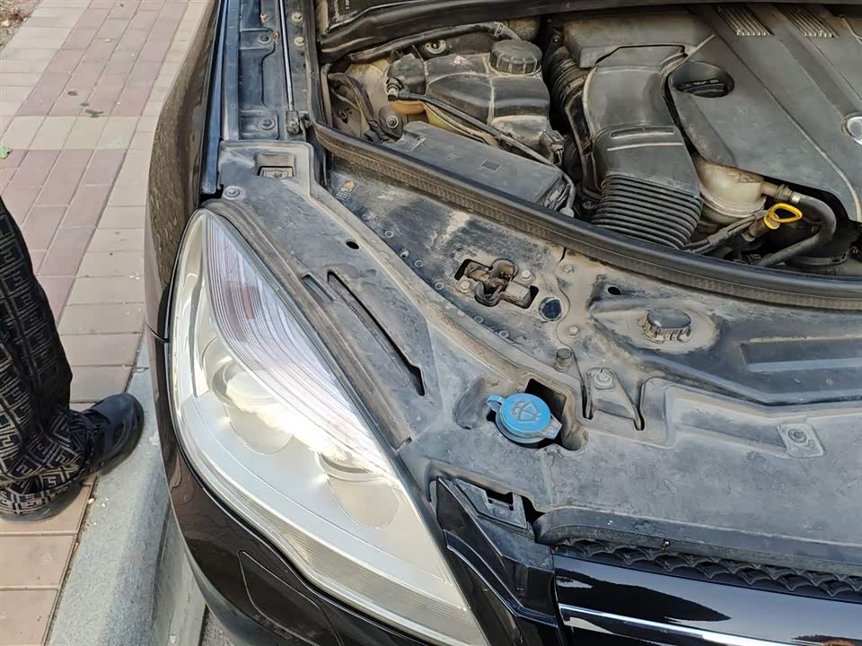 Mercedes-Benz R-class