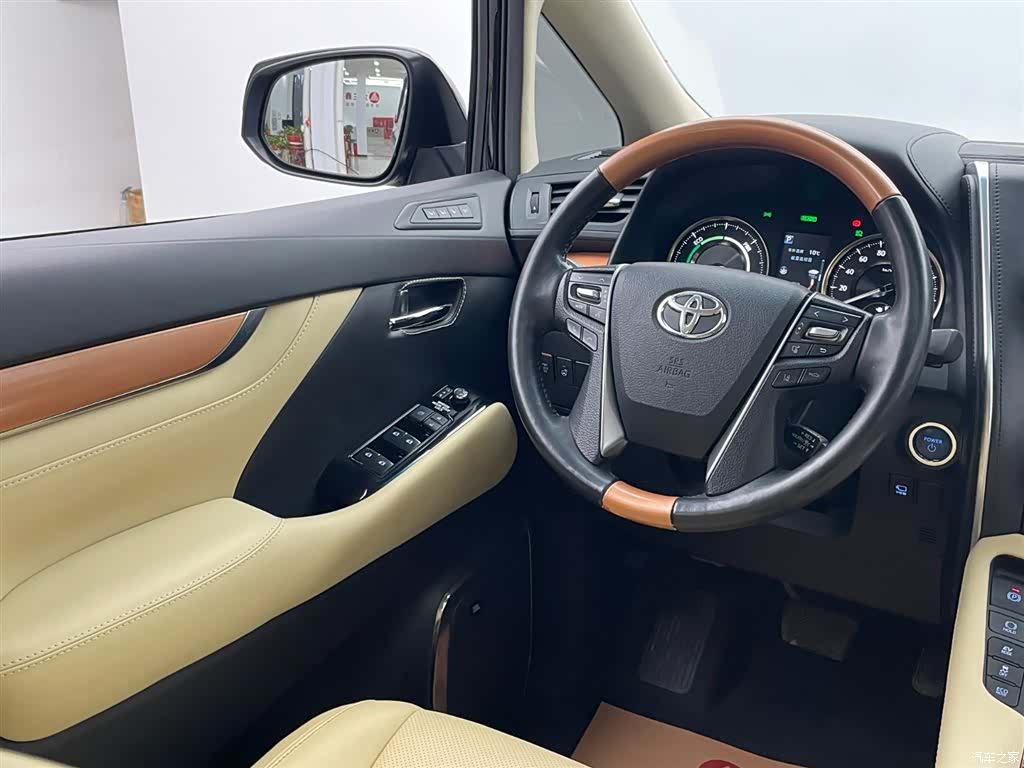Toyota Alphard, 2020 35