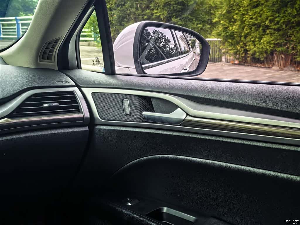 Ford Mondeo, 2017 16
