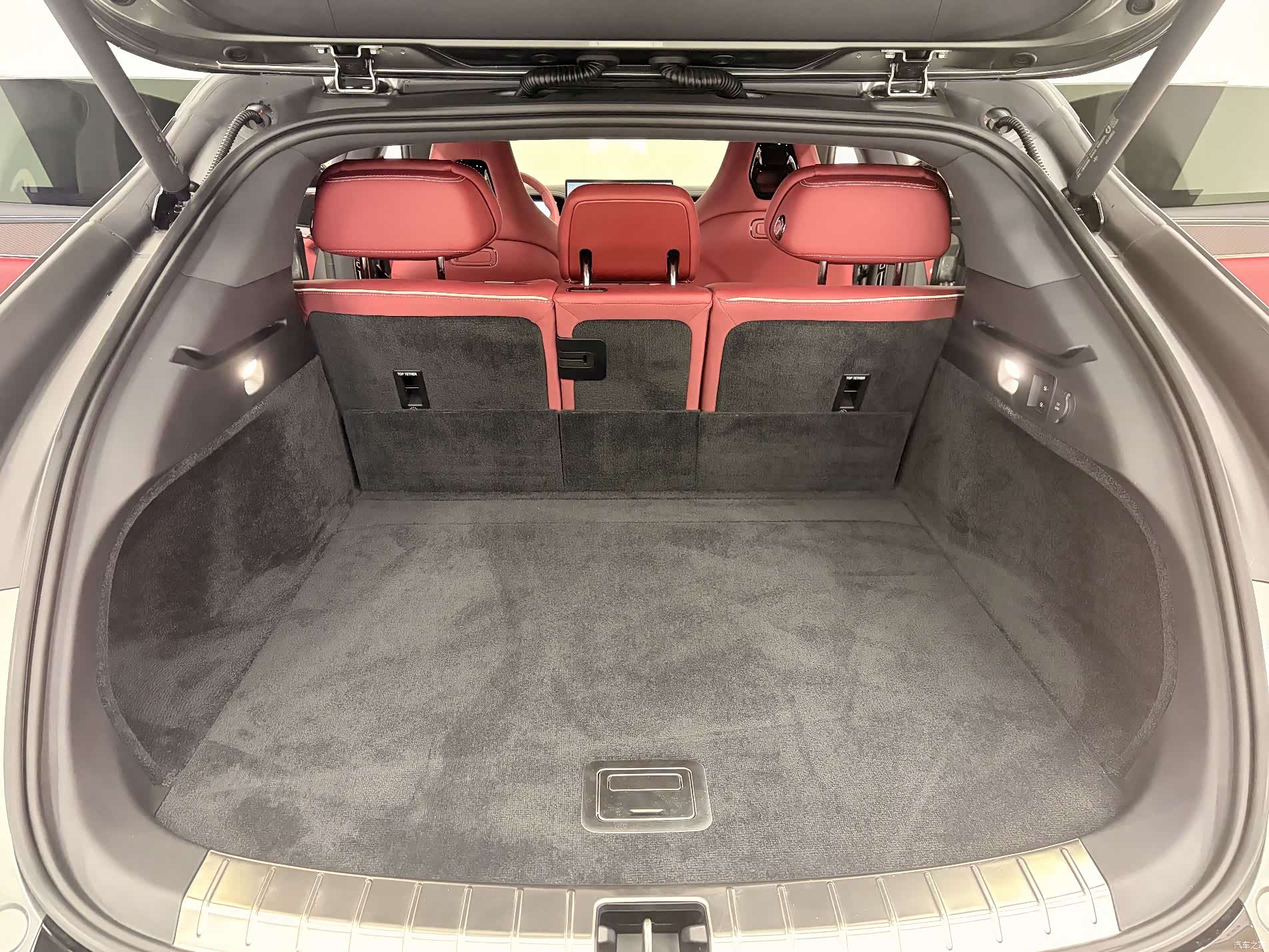 Denza Z9GT, 2026 12